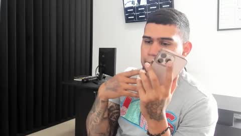 ig aaron hunter123 online show from 21, 2, 2026