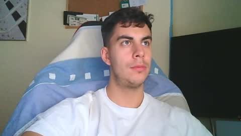 Snapshot of aaronlavine chatting on 23, 7, 2026 aaronlavine online show from 23, 7, 2026