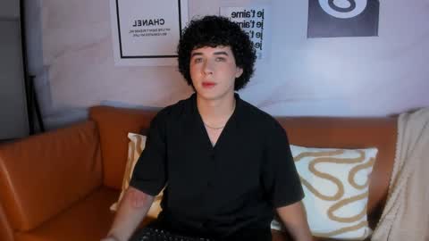 Snapshot of aaroooonn chatting on 25, 2, 2025 Aroon online show from 25, 2, 2025