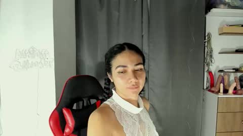 Snapshot of abbi_moon chatting on 30, 4, 2026 Martina online show from 30, 4, 2026
