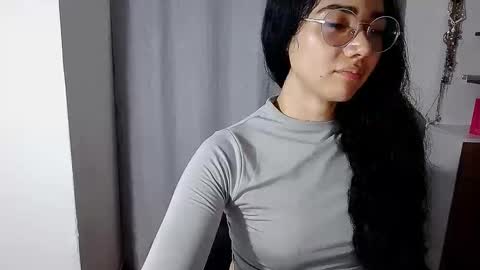 Snapshot of abbi_mooncb chatting on 12, 9, 2025 Abbi mooncb online show from 12, 9, 2025
