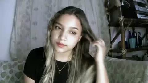 Snapshot of abbie_23 chatting on 22, 4, 2026 Abbie cute online show from 22, 4, 2026
