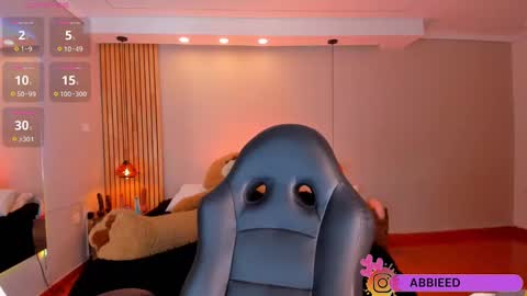 Snapshot of abbieedmond chatting on 19, 2, 2025 Abbie Edmond online show from 19, 2, 2025