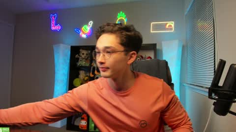 Snapshot of abbuddy920236 chatting on 4, 12, 2024 buddy online show from 4, 12, 2024