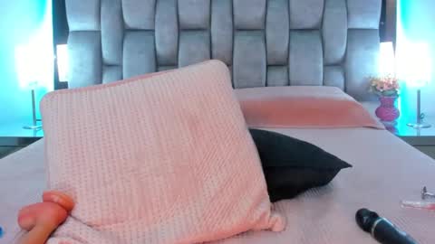 Snapshot of abby_blue01 chatting on 25, 2, 2025 abby_blue01 online show from 25, 2, 2025