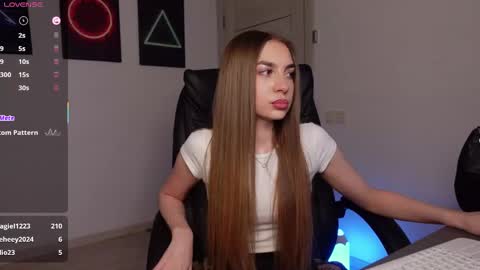 ABBY LAKER online show from 4, 3, 2025