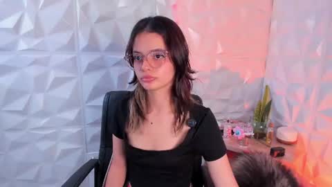 Snapshot of abby_saenz01 chatting on 4, 7, 2026 Abby Saenz online show from 4, 7, 2026