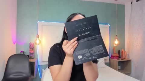 Abby Dixon  online show from 17, 12, 2025