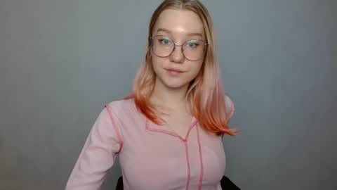 Abby Lovense is active online show from 22, 12, 2024