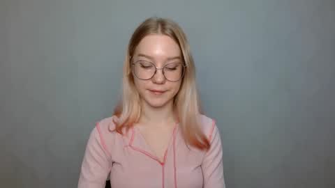 Abby Lovense is active online show from 19, 1, 2025