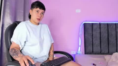 Snapshot of abbysmiitth_ chatting on 8, 1, 2025 Abby Smith online show from 8, 1, 2025
