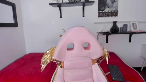 Snapshot of abbywaynee chatting on 5, 1, 2025 abby online show from 5, 1, 2025