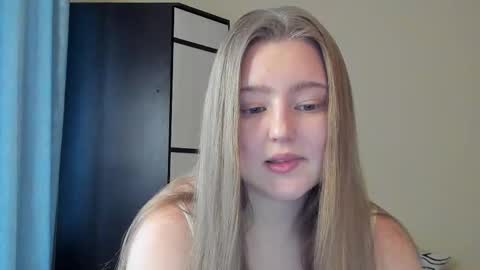 Snapshot of abbywyte chatting on 9, 3, 2025 Abby Stream at Sat Sun Mon Fri online show from 9, 3, 2025