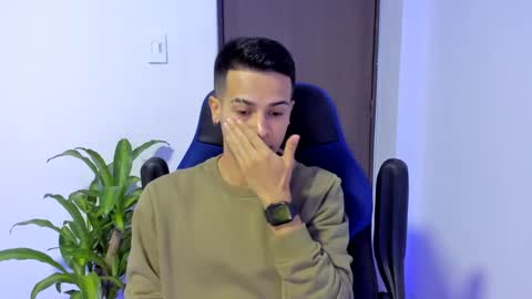 Independence model AbelAsburgo online show from 9, 3, 2025