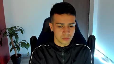 Independence model AbelAsburgo online show from 14, 10, 2025