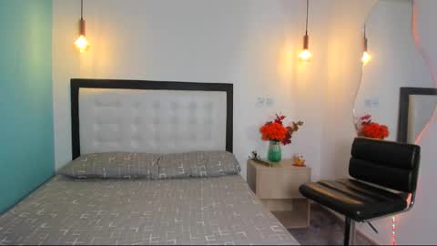  Abella and Kendra  online show from 5, 11, 2025