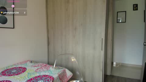 Snapshot of abigail_w chatting on 8, 3, 2025 abigail online show from 8, 3, 2025