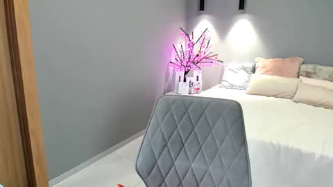 Arina online show from 25, 2, 2025