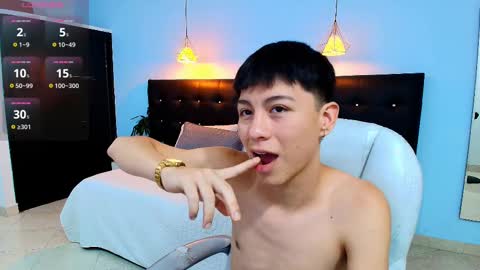 abraham_horny18 online show from 3, 10, 2025
