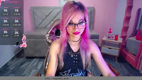 Snapshot of abril_ch_ chatting on 12, 11, 2025 abril_ch_ online show from 12, 11, 2025