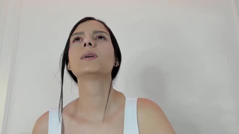 Abril jones online show from 14, 12, 2024