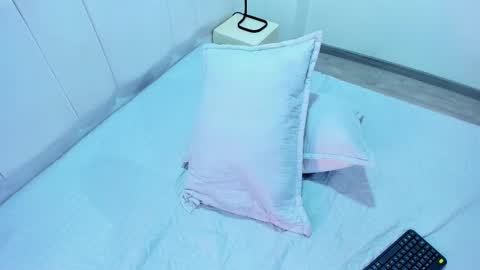 AbrilSonne online show from 16, 2, 2025