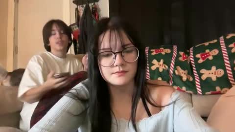 Snapshot of abs7719 chatting on 13, 11, 2025 Abs online show from 13, 11, 2025