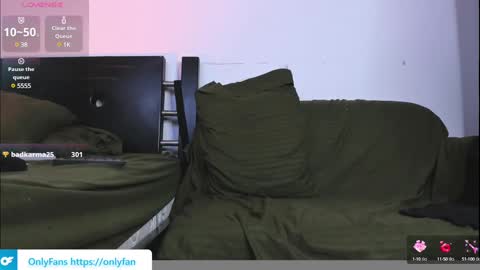 centric independent model   online show from 20, 2, 2025