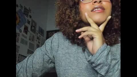 Snapshot of ada_gales_ chatting on 6, 2, 2025  Isa  online show from 6, 2, 2025