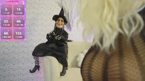 Snapshot of adablue25 chatting on 17, 10, 2025 Ada Blue online show from 17, 10, 2025