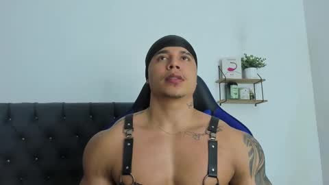 adam boss online show from 18, 2, 2026