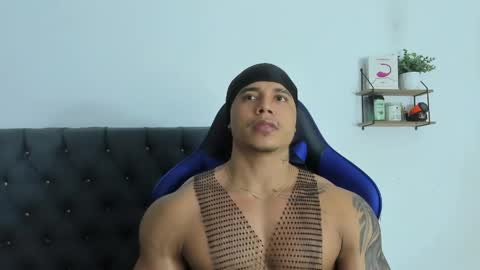 adam boss online show from 21, 4, 2026