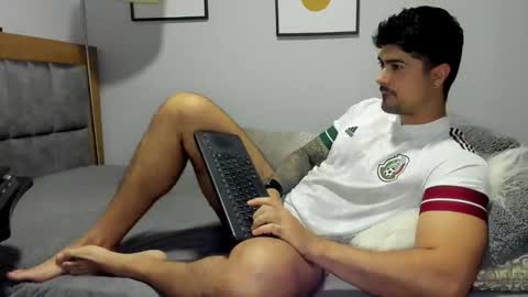 adam clarke online show from 27, 10, 2025