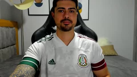 adam clarke online show from 4, 12, 2025