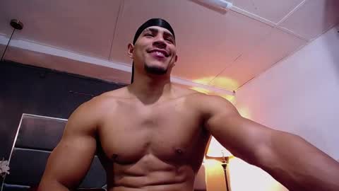 adam_fit19cm online show from 7, 10, 2025