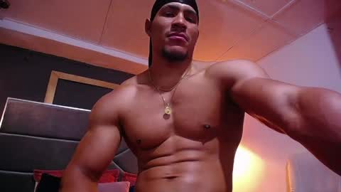 adam_fit19cm online show from 18, 4, 2026