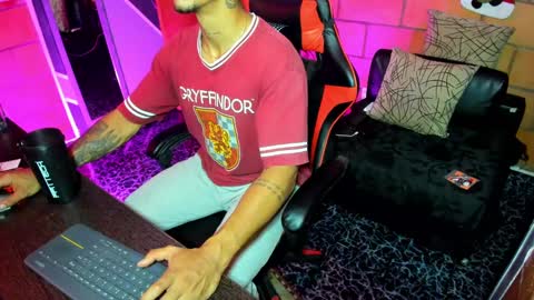 Adam Valencia online show from 15, 1, 2025