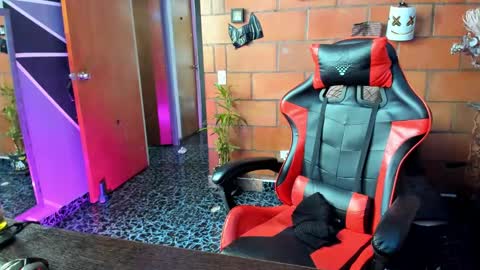 Adam Valencia online show from 21, 2, 2025