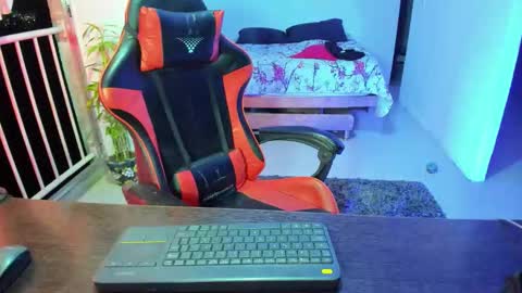 Adam Valencia online show from 3, 10, 2025