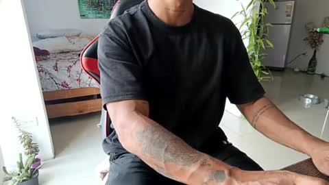 Adam Valencia online show from 1, 4, 2026