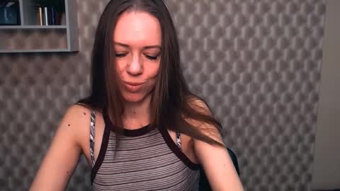 Snapshot of adamais_ chatting on 8, 3, 2025 adamais_ online show from 8, 3, 2025