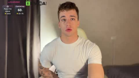 Snapshot of adampolerno chatting on 25, 4, 2026 Hi Im Adam Glad to see u here 3 And its my first day online show from 25, 4, 2026