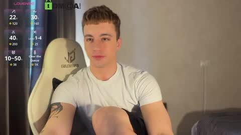 Snapshot of adampolerno chatting on 26, 4, 2026 Hi Im Adam Glad to see u here 3 And its my first day online show from 26, 4, 2026