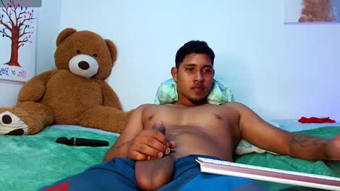 ADAMS Y NIKI online show from 20, 2, 2025