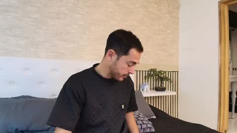 Im Adams Sanz online show from 6, 4, 2026