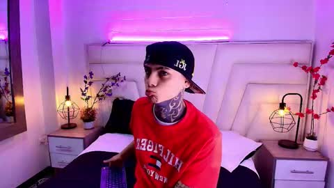 AdamsWalkerr  online show from 11, 2, 2026