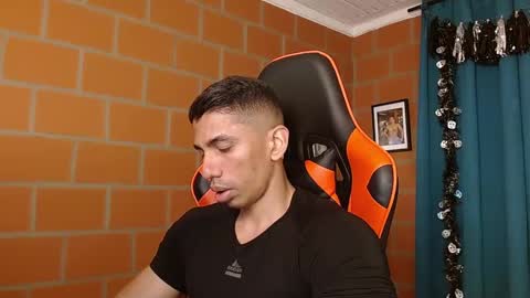 Adan Sin online show from 6, 1, 2025