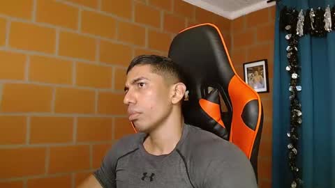 Adan Sin online show from 1, 2, 2025