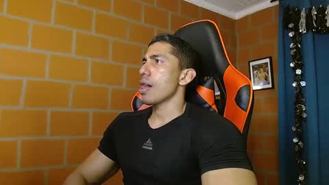 Adan Sin online show from 4, 3, 2025