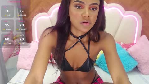 Snapshot of adarose_ chatting on 22, 12, 2025 adarose_ online show from 22, 12, 2025
